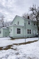 866 Weeden St in Pawtucket, RI - Building Photo