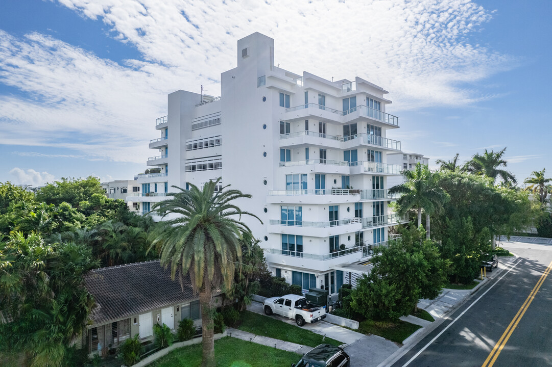 Pearl House in Bay Harbor Islands, FL - Foto de edificio