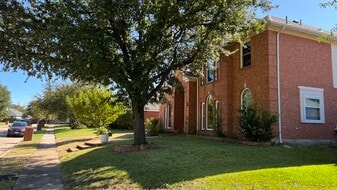 1324 Hillcrest Dr in Allen, TX - Building Photo