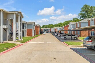 Villas of Sorrento Apartments in Dallas, TX - Building Photo - Building Photo