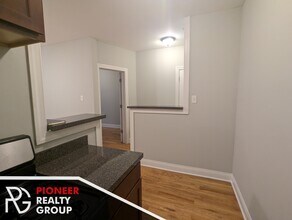 515 W Melrose St, Unit 3 in Chicago, IL - Building Photo - Building Photo