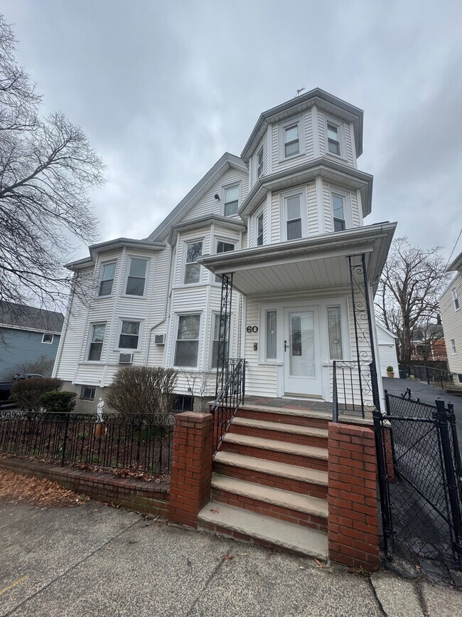 60 Prescott St, Unit 2 in Somerville, MA - Building Photo - Building Photo