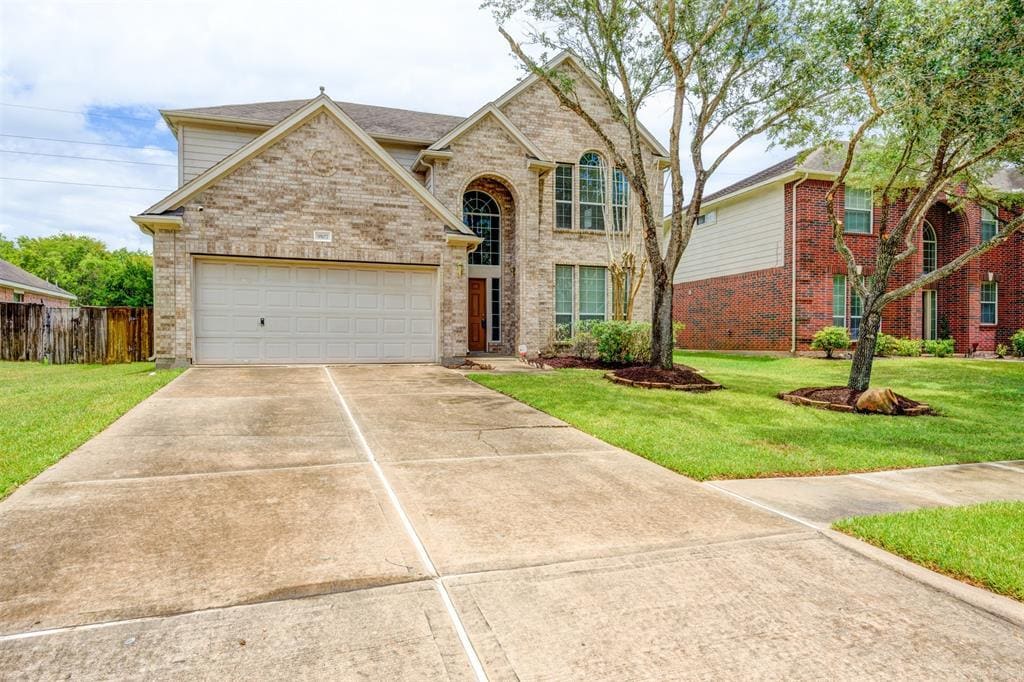 9107 Morningstar Dr in Sugar Land, TX - Building Photo