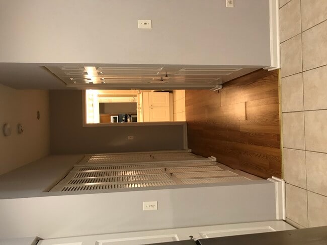 property at 709 W 15th St