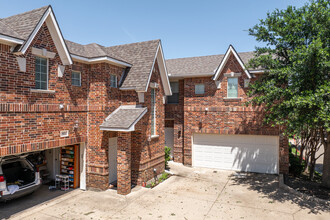 The Chateaux of Allen Townhomes in Allen, TX - Building Photo - Building Photo