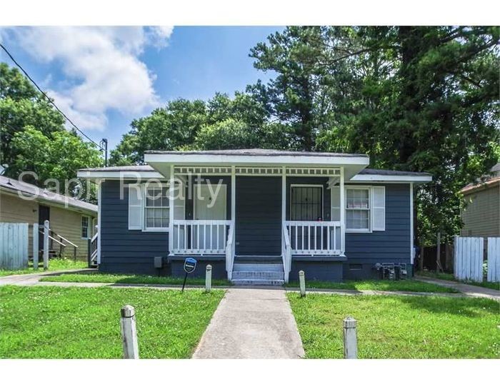 587 Cedar Ave NW-Unit -Unit B in Atlanta, GA - Building Photo