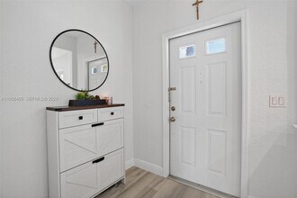 8251 San Carlos Cir in Tamarac, FL - Building Photo - Building Photo