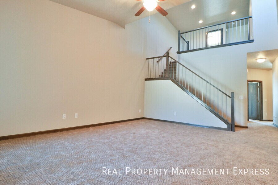 5903 S Bounty Pl in Sioux Falls, SD - Building Photo