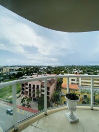 8855 Collins Ave, Unit 9E in Surfside, FL - Foto de edificio - Building Photo