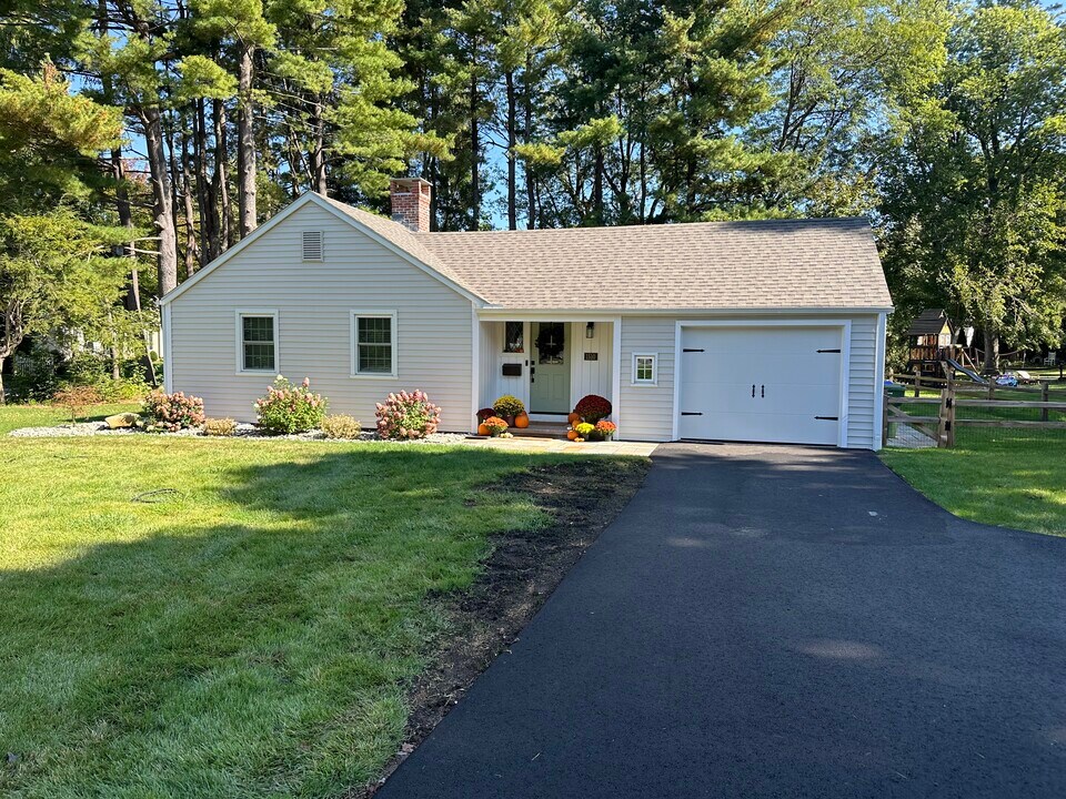 1510 Main St in Glastonbury, CT - Building Photo