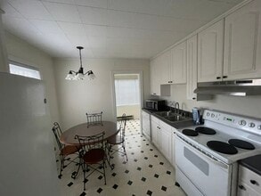 2727 Stratford Dr in Greensboro, NC - Building Photo - Building Photo