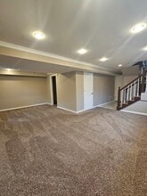 600 Hawthorne Ln in Carpentersville, IL - Building Photo - Building Photo