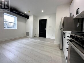 41 Mosley St in Aurora, ON - Building Photo - Building Photo