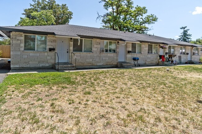 property at 5410 N Lacey St