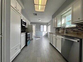 7918 Midland Forest Dr in Houston, TX - Building Photo - Building Photo