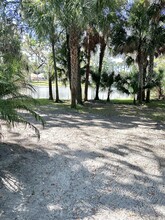 828 Brimfield Ct in Port Orange, FL - Building Photo - Building Photo