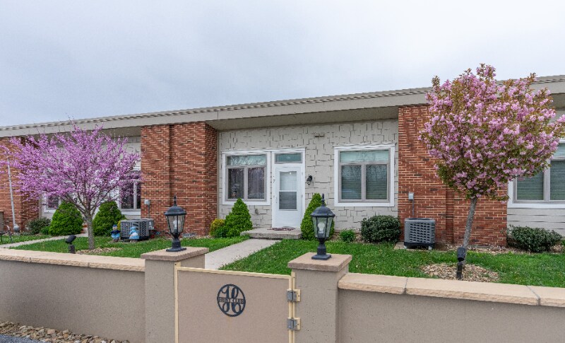 1160 Municipal Dr-Unit -16 in Duncansville, PA - Building Photo