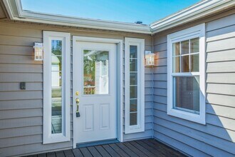 2012 Pinecrest Ave in Coupeville, WA - Building Photo - Building Photo