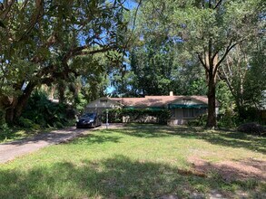1206 E Hanna Ave in Tampa, FL - Building Photo - Building Photo