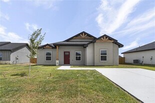 1803 Unity Dr in Mercedes, TX - Building Photo