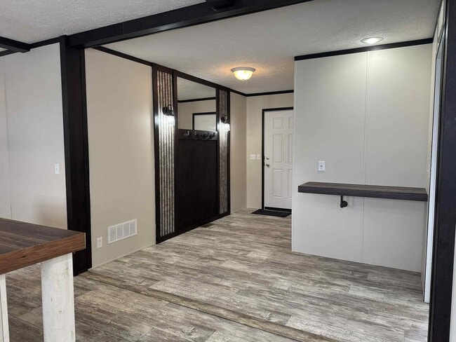 48583 Pineview Dr in Shelby Township, MI - Foto de edificio - Building Photo