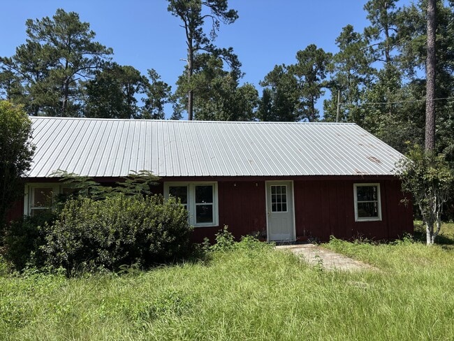 2451 Glen Julia Rd in Quincy, FL - Building Photo - Building Photo