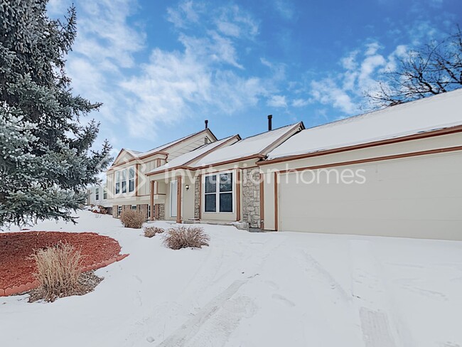 21320 E Aberdeen Pl in Centennial, CO - Foto de edificio - Building Photo