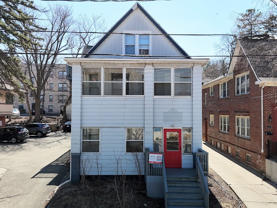 1915 University Ave, Unit #1 in Madison, WI - Foto de edificio