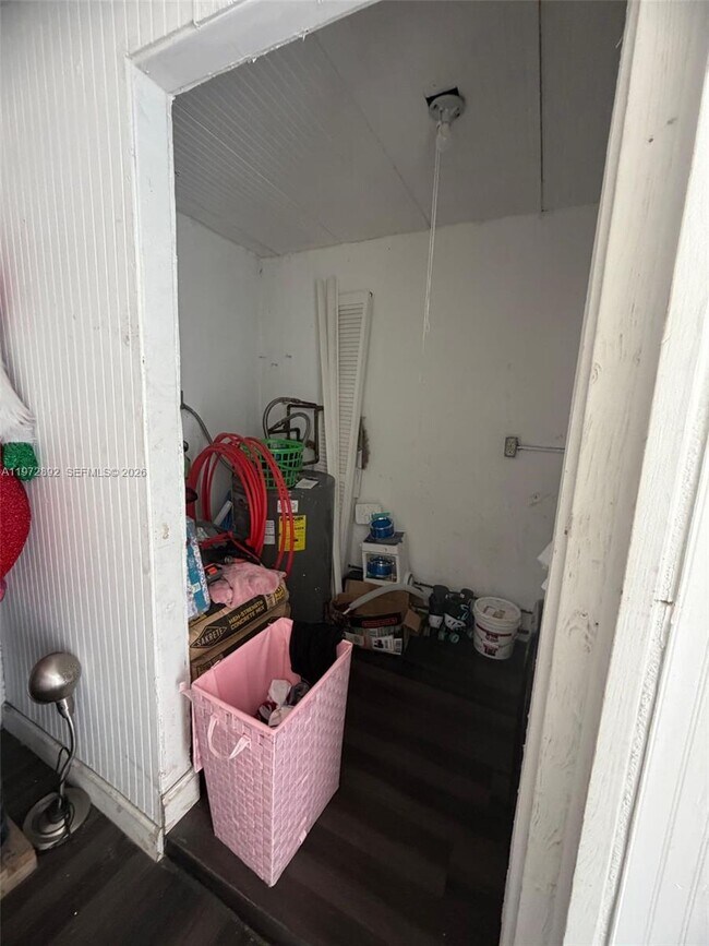 331 NW 39th Ave in Plantation, FL - Building Photo - Building Photo