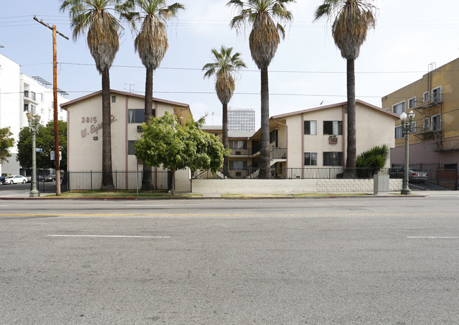 3815 W 8th St in Los Angeles, CA - Foto de edificio - Building Photo