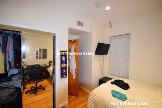 1801 Beacon St, Unit 8 in Brookline, MA - Building Photo - Building Photo
