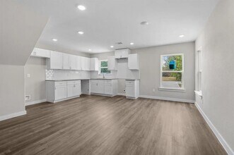 6309 Sandra St-Unit -B in Houston, TX - Building Photo - Building Photo