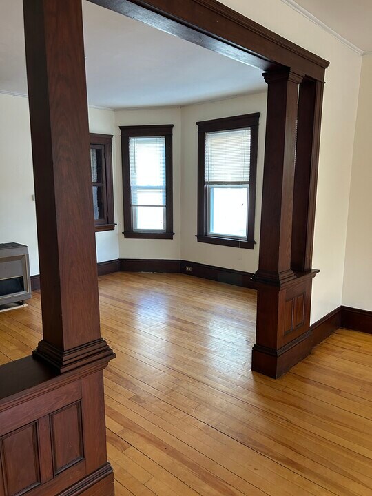 90 Lovell St, Unit #2 in Worcester, MA - Foto de edificio