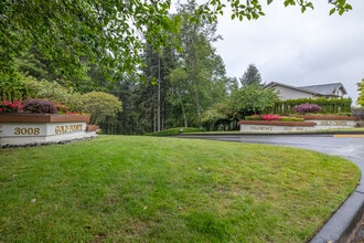 Gold Point Condominiums in Tacoma, WA - Foto de edificio - Building Photo