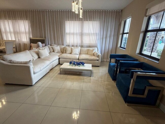 9855 NW 89th Terrace in Doral, FL - Building Photo - Building Photo