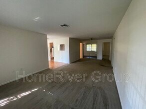 1433 Covington Cir W in Ft. Myers, FL - Building Photo - Building Photo