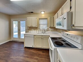 7410 Henderson Park Rd in Huntersville, NC - Building Photo - Building Photo