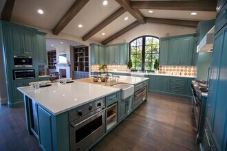 700 E Mountain Dr in Montecito, CA - Building Photo - Building Photo
