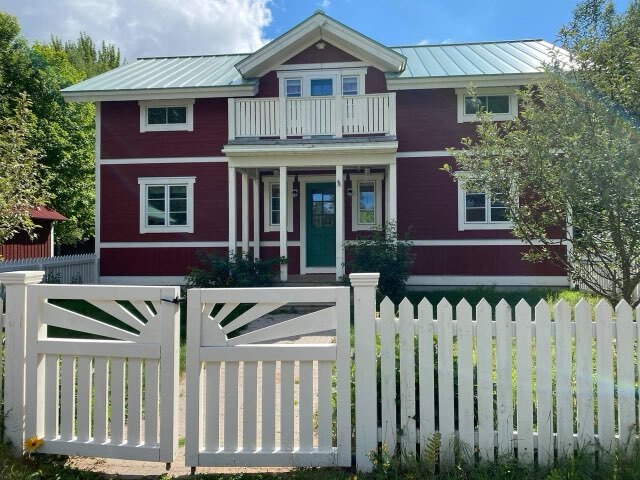 property at 950 Cherry Creek Rd