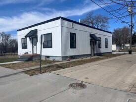 340 E St, Unit #2 in David City, NE - Building Photo