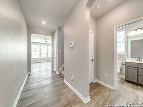 26006 Los Mirasoles in Boerne, TX - Building Photo - Building Photo