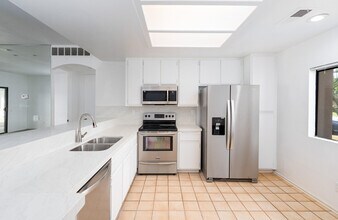 67564 Lagos Way in Cathedral City, CA - Building Photo - Building Photo