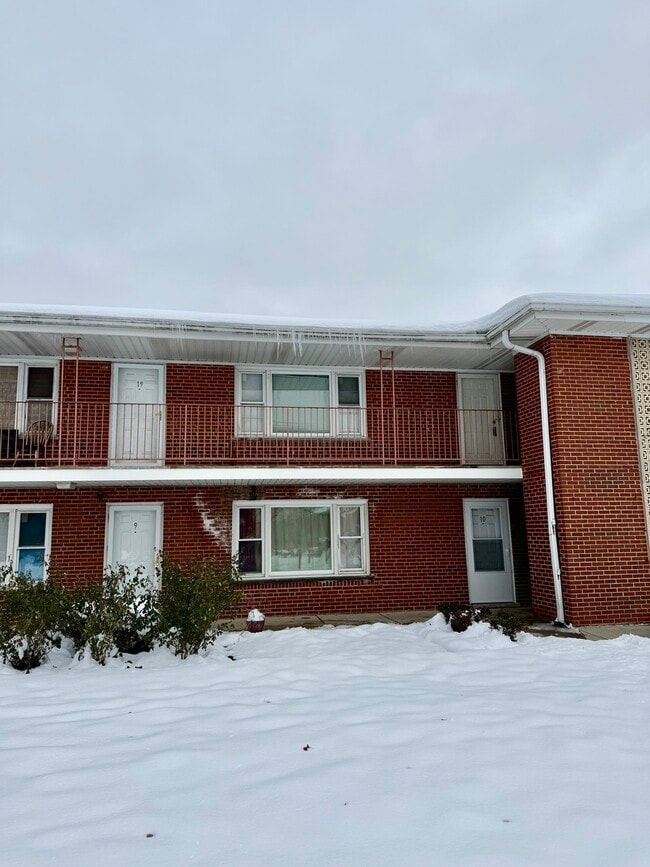 property at 1115 E Algonquin Rd