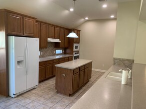 137 Antler Cir in Hollywood Park, TX - Foto de edificio - Building Photo