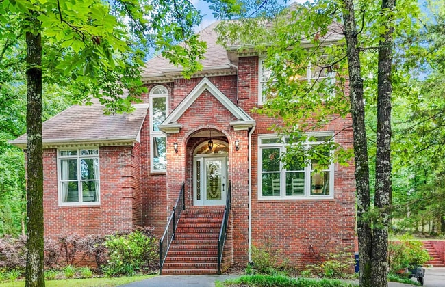 property at 113 Windwood Cir