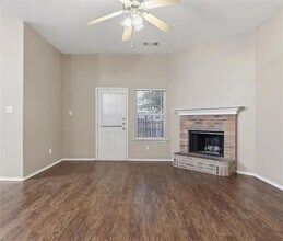 2120 Stonewood Dr in Lancaster, TX - Building Photo - Building Photo