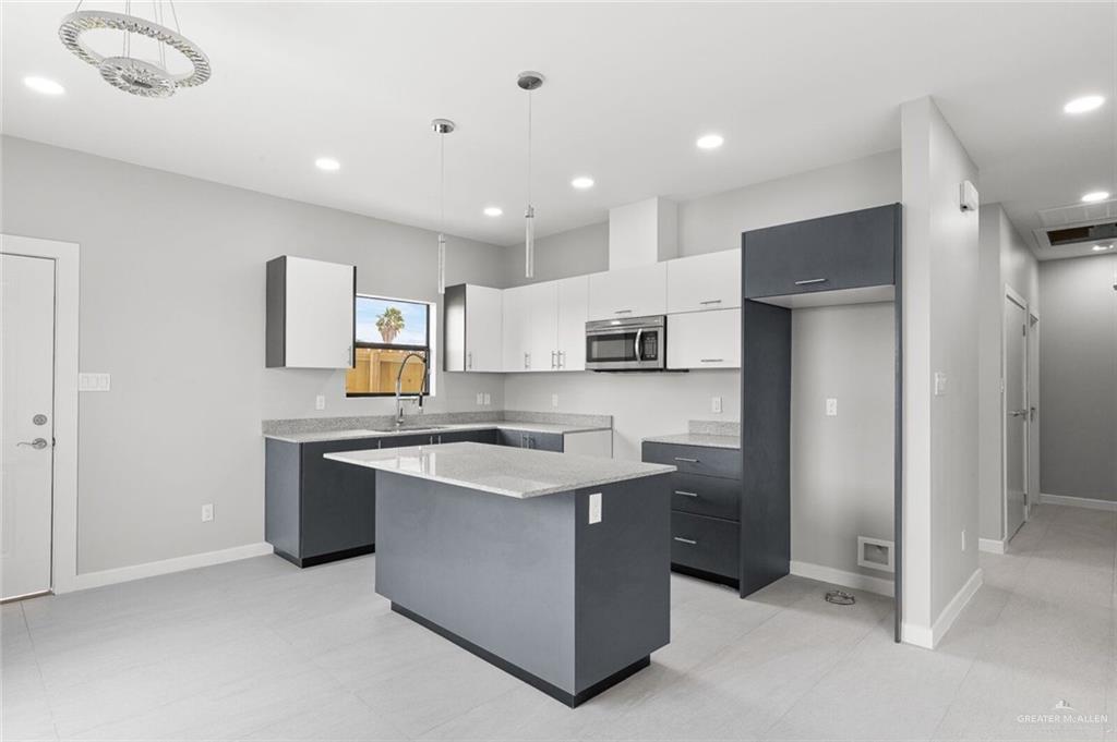 15 Summerland Ln in Edinburg, TX - Building Photo