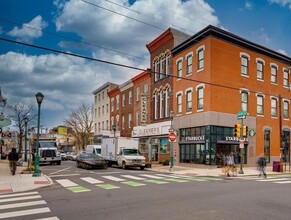 2320 Catharine St, Unit 3 in Philadelphia, PA - Building Photo - Building Photo