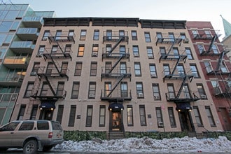 544-548 W 50th St in New York, NY - Building Photo - Building Photo