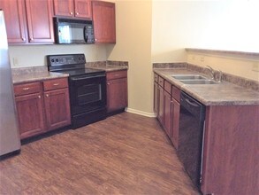 8284 S Midnight Dr in Pendleton, IN - Building Photo - Building Photo